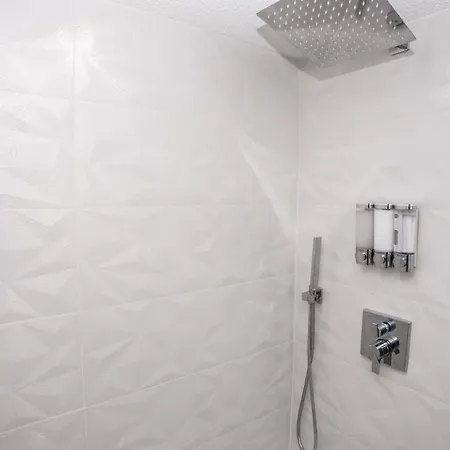 New Rental - 3Br 3Ba Corner Beachfront - 2024 Remodel - 3 Pools, Tiki Hut, Gym, Tennis Panama Stadt Exterior foto